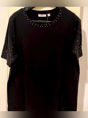 🌟Quacker Factory Black Gold Studded Tee🌟
